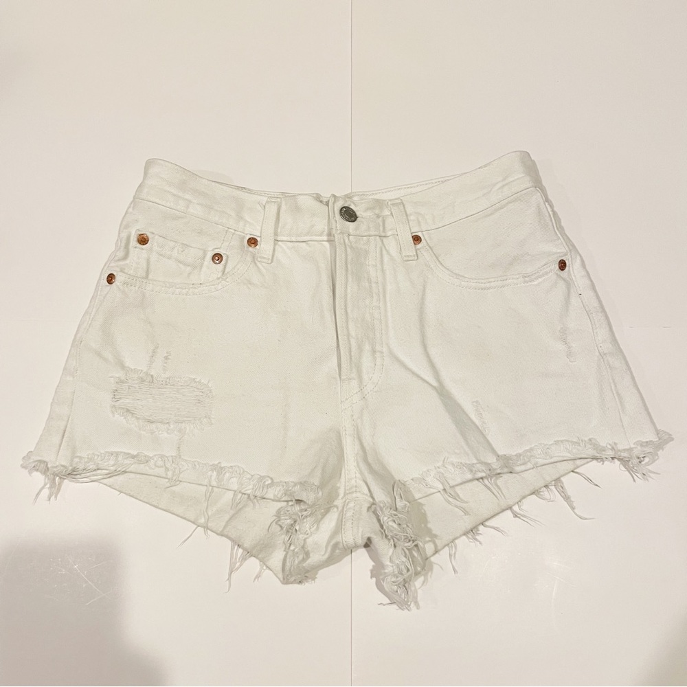 Levi’s white button up shorts